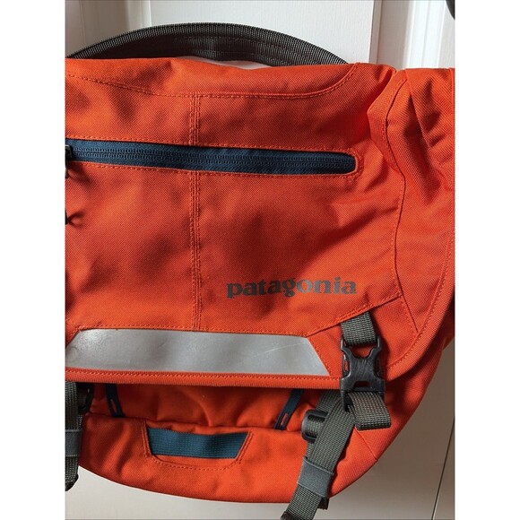 Patagonia Half Mass Messenger Bag Orange  Commuter Carry-On Laptop - Picture 3 of 6